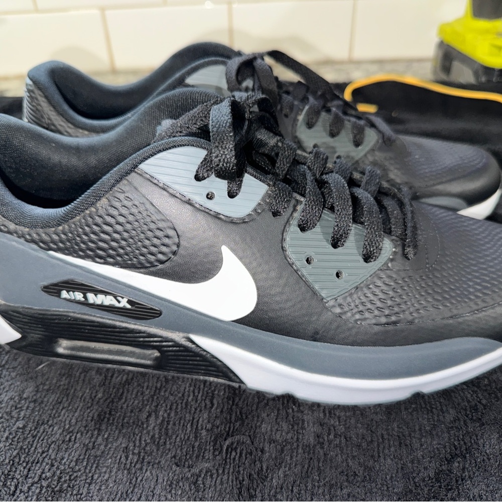 Nike Air Max Men's Black and White GOLF Sneakers